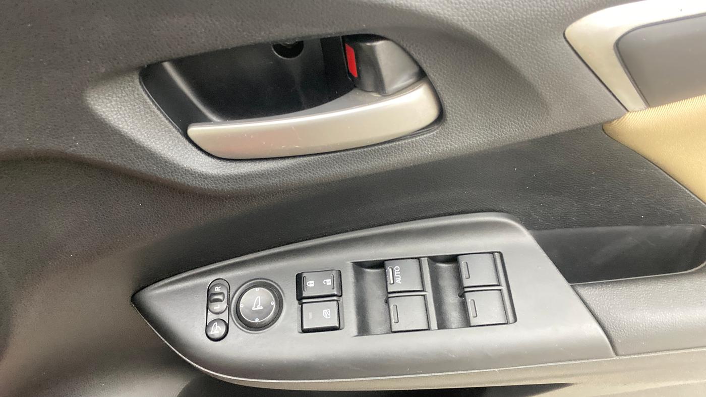 2020 Honda Jazz 1.2L I-VTEC ZX CVT, Petrol, Automatic, 52,472 km, Driver Side Door Panels Control