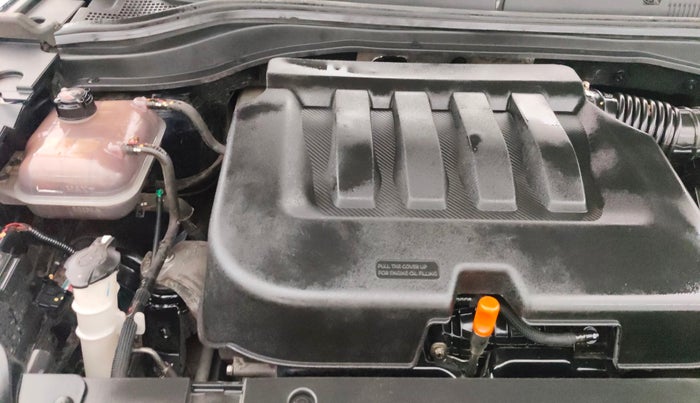 2021 Mahindra XUV700 AX 7 P MT 7 STR, Petrol, Manual, 37,871 km, Engine View - Right