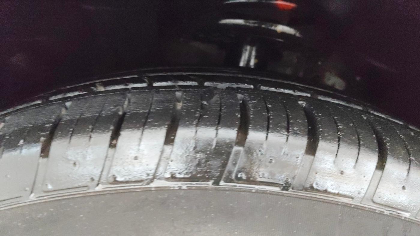 2021 Mahindra XUV700 AX 7 P MT 7 STR, Petrol, Manual, 37,871 km, Left Front Tyre Tread