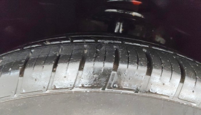 2021 Mahindra XUV700 AX 7 P MT 7 STR, Petrol, Manual, 37,871 km, Left Front Tyre Tread