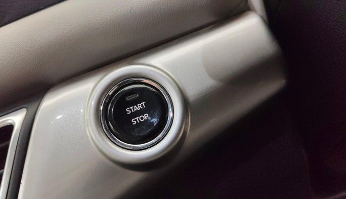 2021 Mahindra XUV700 AX 7 P MT 7 STR, Petrol, Manual, 37,871 km, Keyless Start/ Stop Button