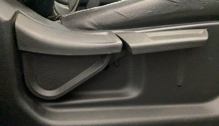 2023 KIA SONET HTK 1.5 DIESEL IMT, Diesel, Manual, 51,196 km, Driver Side Adjustment Panel