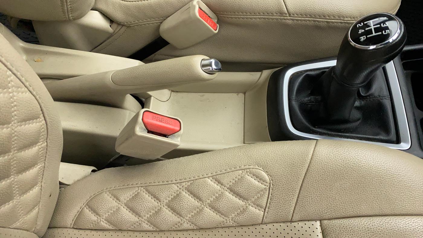 2018 Maruti Dzire VXI, Petrol, Manual, 74,628 km, Gear Lever