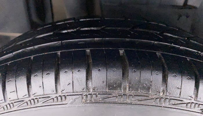 2018 Maruti Dzire VXI, Petrol, Manual, 74,628 km, Right Rear Tyre Tread