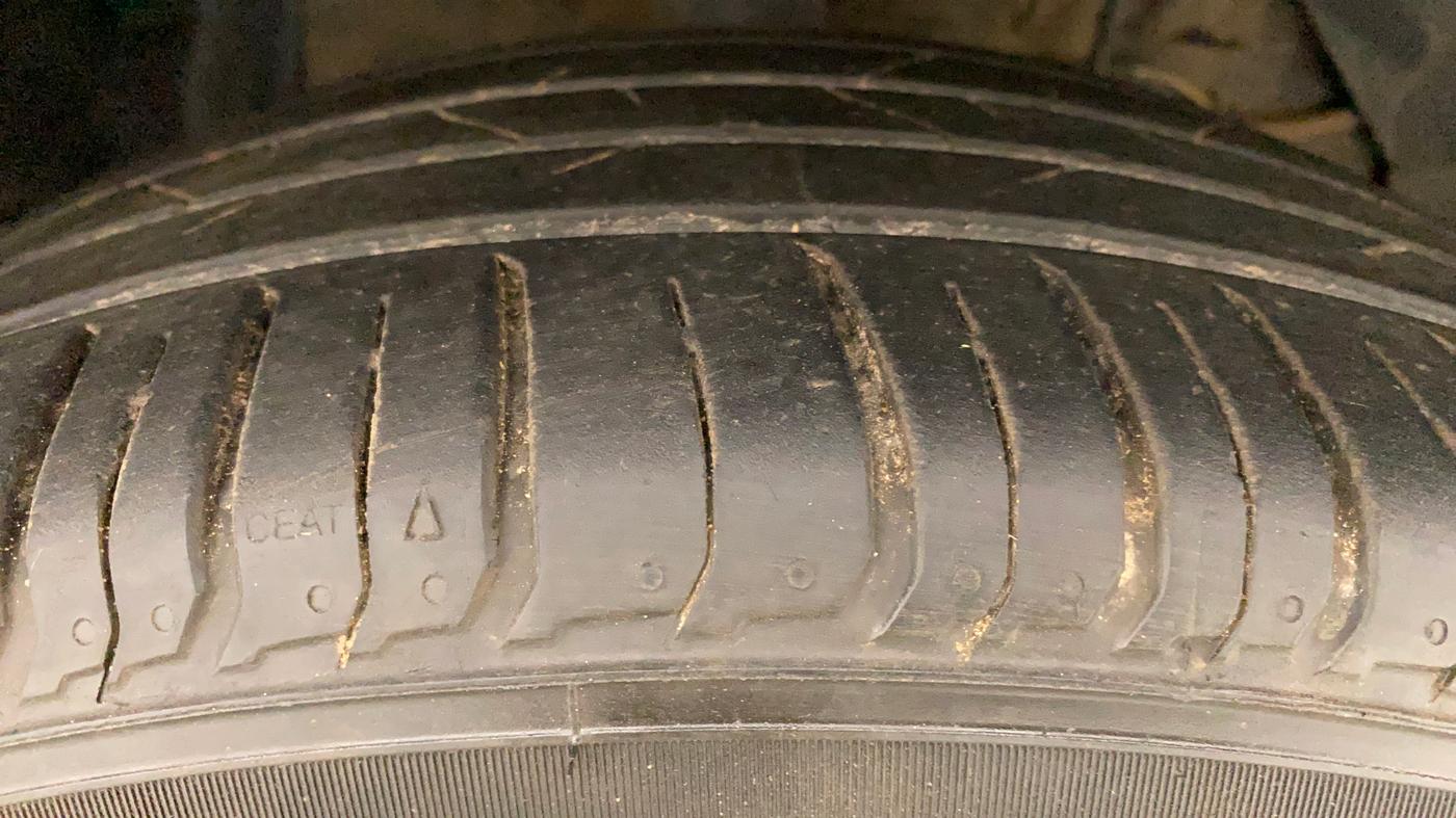 2016 Maruti Vitara Brezza ZDI, Diesel, Manual, 1,12,913 km, Right Front Tyre Tread