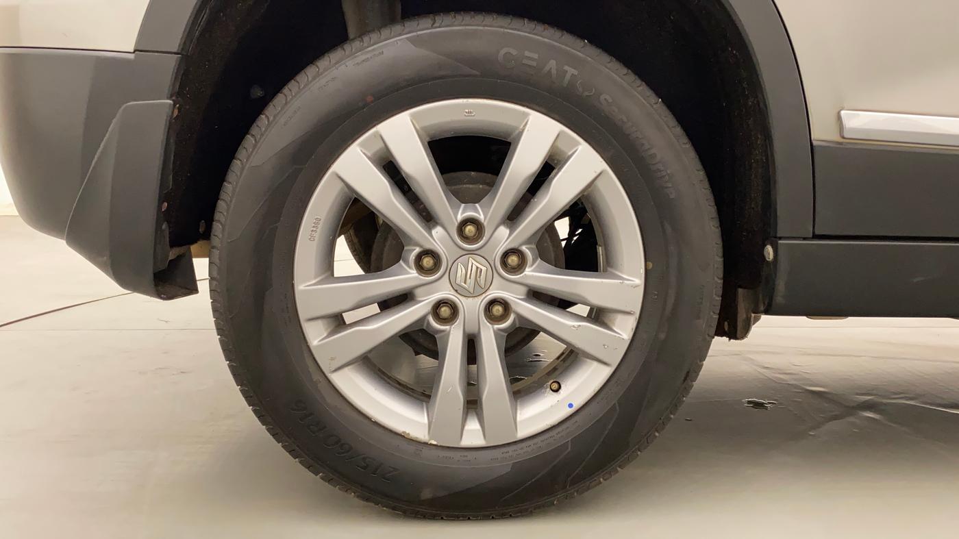 2016 Maruti Vitara Brezza ZDI, Diesel, Manual, 1,12,913 km, Right Rear Wheel