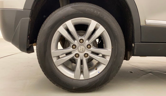 2016 Maruti Vitara Brezza ZDI, Diesel, Manual, 1,12,913 km, Right Rear Wheel