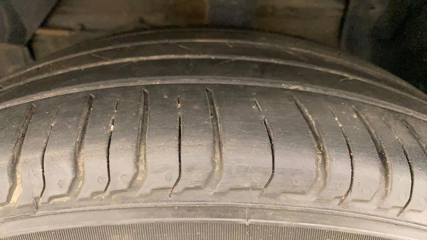 2016 Maruti Vitara Brezza ZDI, Diesel, Manual, 1,12,913 km, Left Front Tyre Tread