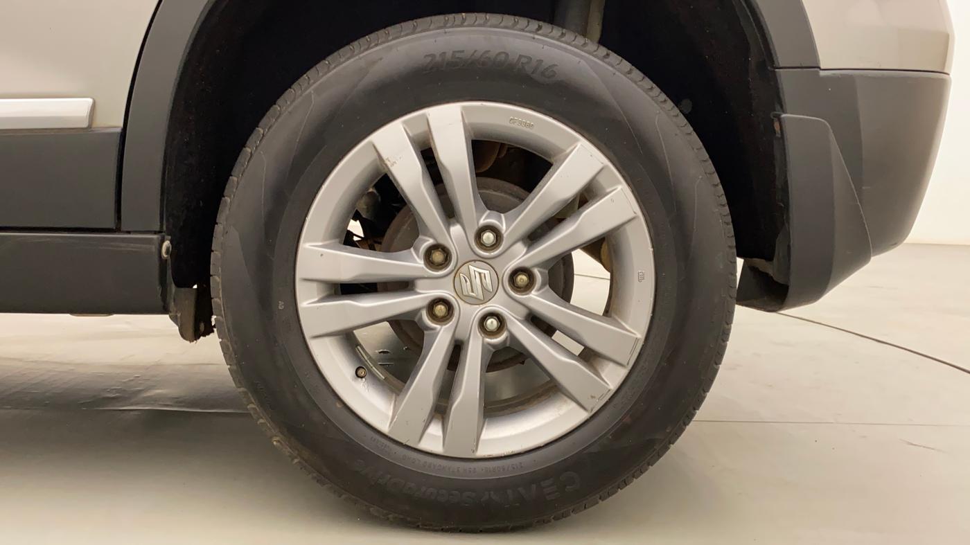 2016 Maruti Vitara Brezza ZDI, Diesel, Manual, 1,12,913 km, Left Rear Wheel
