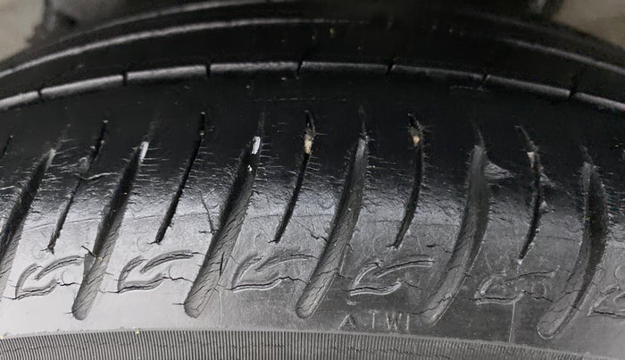 2019 Hyundai VENUE 1.0 TURBO GDI SX+ AT, Petrol, Automatic, 31,757 km, Left Rear Tyre Tread