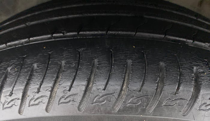 2019 Hyundai VENUE 1.0 TURBO GDI SX+ AT, Petrol, Automatic, 31,757 km, Left Front Tyre Tread