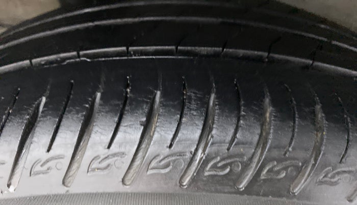 2019 Hyundai VENUE 1.0 TURBO GDI SX+ AT, Petrol, Automatic, 31,757 km, Right Rear Tyre Tread