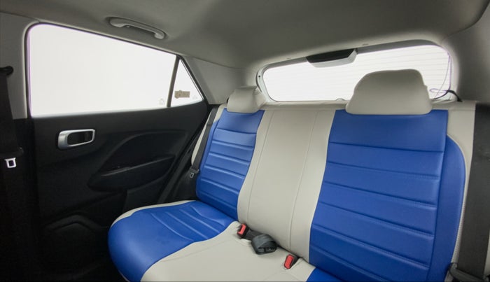 2019 Hyundai VENUE 1.0 TURBO GDI SX+ AT, Petrol, Automatic, 31,757 km, Right Side Rear Door Cabin