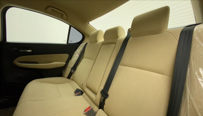 2021 Honda City 1.5L I-VTEC V MT 5TH GEN, Petrol, Manual, 40,335 km, Right Side Rear Door Cabin