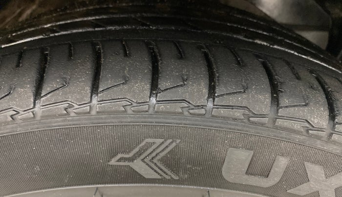 2021 MG HECTOR SHARP 2.0 DIESEL, Diesel, Manual, 1,19,582 km, Right Front Tyre Tread