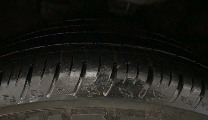 2018 Hyundai Elite i20 SPORTZ 1.2, CNG, Manual, 69,687 km, Left Front Tyre Tread