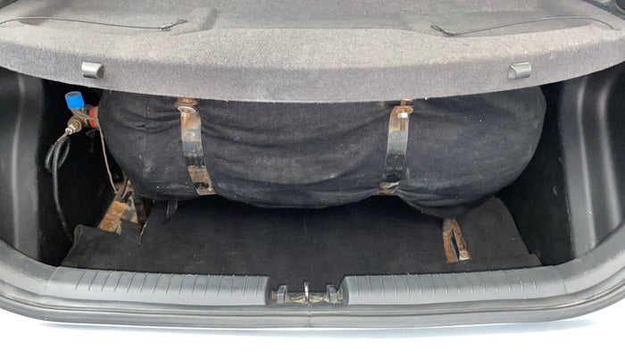 2018 Hyundai Elite i20 SPORTZ 1.2, CNG, Manual, 69,687 km, Boot Inside