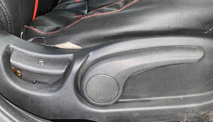 2018 Hyundai Elite i20 SPORTZ 1.2, CNG, Manual, 69,687 km, Driver Side Adjustment Panel