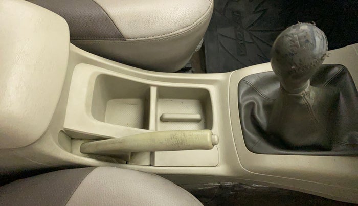 2013 Toyota Innova 2.5 VX 7 STR, Diesel, Manual, 79,391 km, Gear Lever