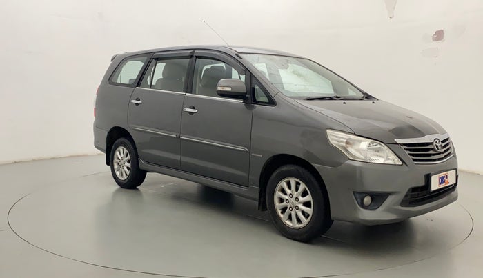 2013 Toyota Innova 2.5 VX 7 STR, Diesel, Manual, 79,391 km, Right Front Diagonal