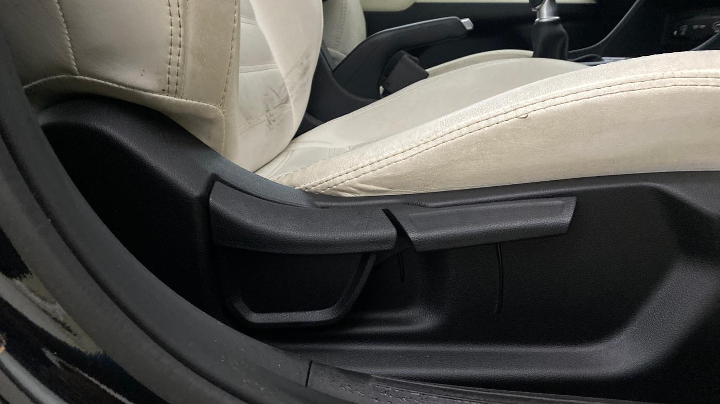2023 Hyundai Verna SX 1.5 l MPI, Petrol, Manual, 34,625 km, Driver Side Adjustment Panel