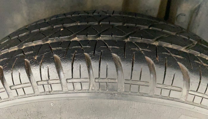 2012 Maruti Swift VDI, Diesel, Manual, 35,228 km, Left Rear Tyre Tread