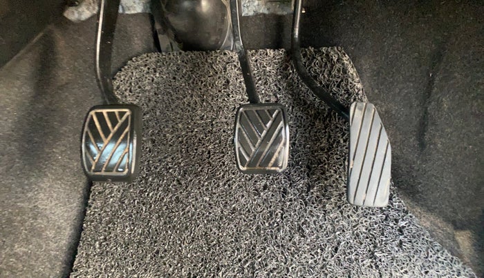 2013 Maruti Wagon R 1.0 LXI, Petrol, Manual, 63,071 km, Pedals