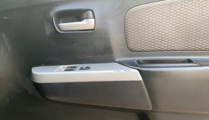 2013 Maruti Wagon R 1.0 LXI, Petrol, Manual, 63,071 km, Driver Side Door Panels Control