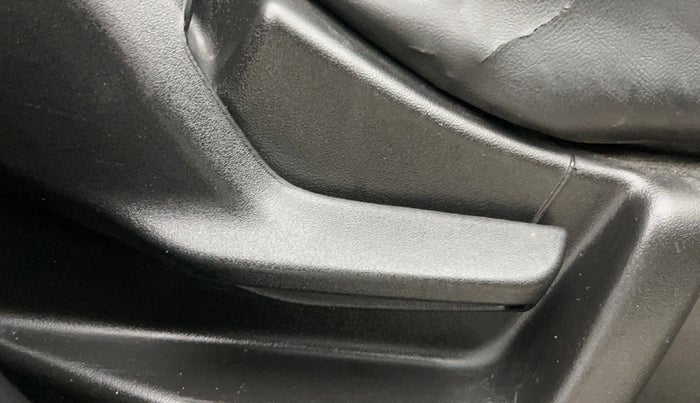 2022 Maruti New Wagon-R LXI CNG (O) 1.0, CNG, Manual, 84,138 km, Driver Side Adjustment Panel