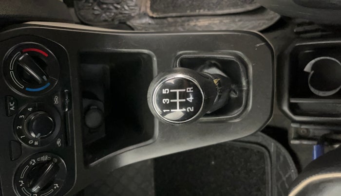 2022 Maruti New Wagon-R LXI CNG (O) 1.0, CNG, Manual, 84,138 km, Gear Lever