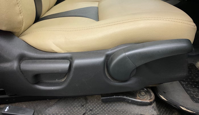 2015 Honda City 1.5L I-VTEC V MT, Petrol, Manual, 1,01,176 km, Driver Side Adjustment Panel