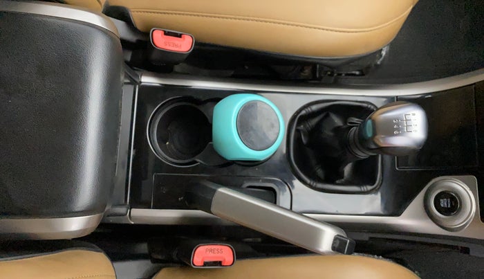 2020 Mahindra XUV500 W9, Diesel, Manual, 40,716 km, Gear Lever