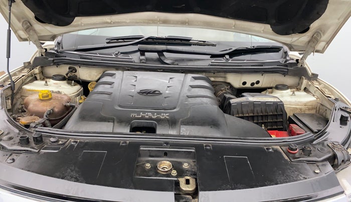 2020 Mahindra XUV500 W9, Diesel, Manual, 40,716 km, Engine View