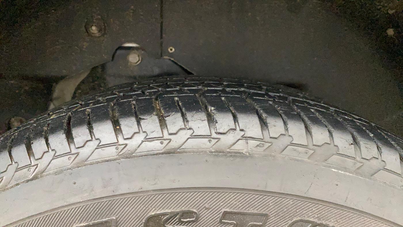 2020 Mahindra XUV500 W9, Diesel, Manual, 40,716 km, Right Rear Tyre Tread