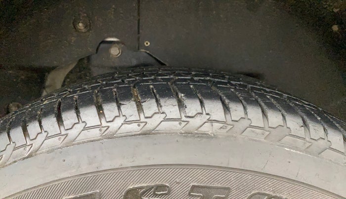 2020 Mahindra XUV500 W9, Diesel, Manual, 40,716 km, Right Rear Tyre Tread
