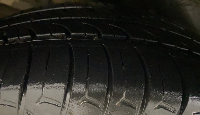 2017 Honda Jazz 1.2L I-VTEC V AT, Petrol, Automatic, 56,139 km, Right Rear Tyre Tread