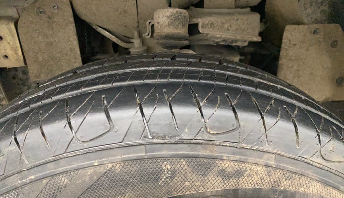 2020 Mahindra Bolero POWER PLUS SLE, Diesel, Manual, 92,722 km, Left Front Tyre Tread