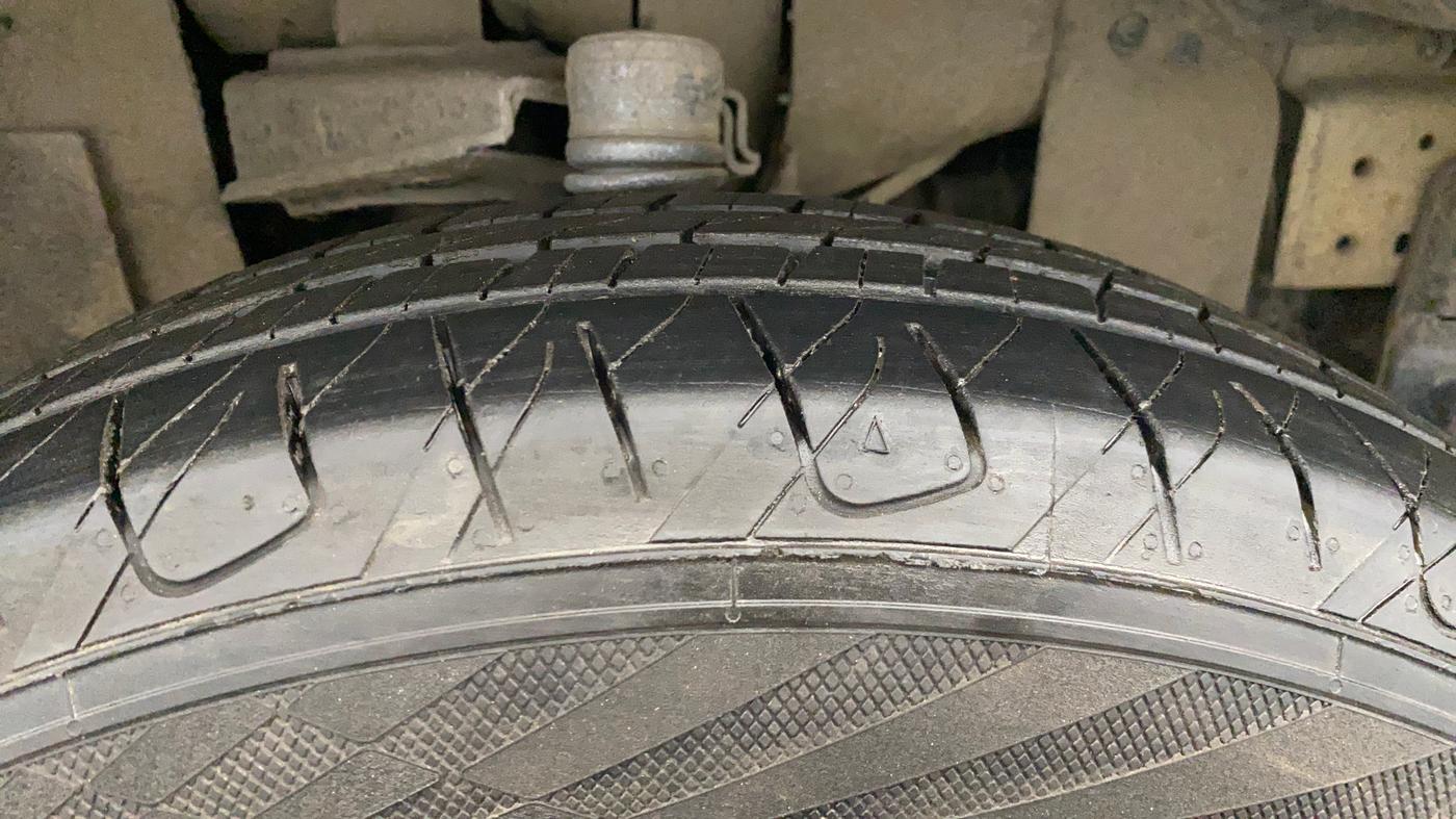 2020 Mahindra Bolero POWER PLUS SLE, Diesel, Manual, 92,722 km, Right Front Tyre Tread