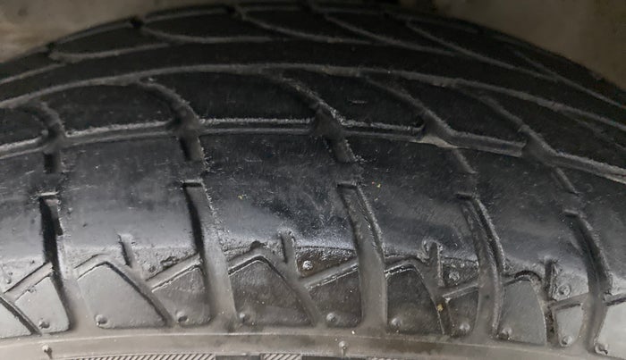 2018 Maruti Wagon R 1.0 LXI CNG, CNG, Manual, 50,257 km, Left Front Tyre Tread