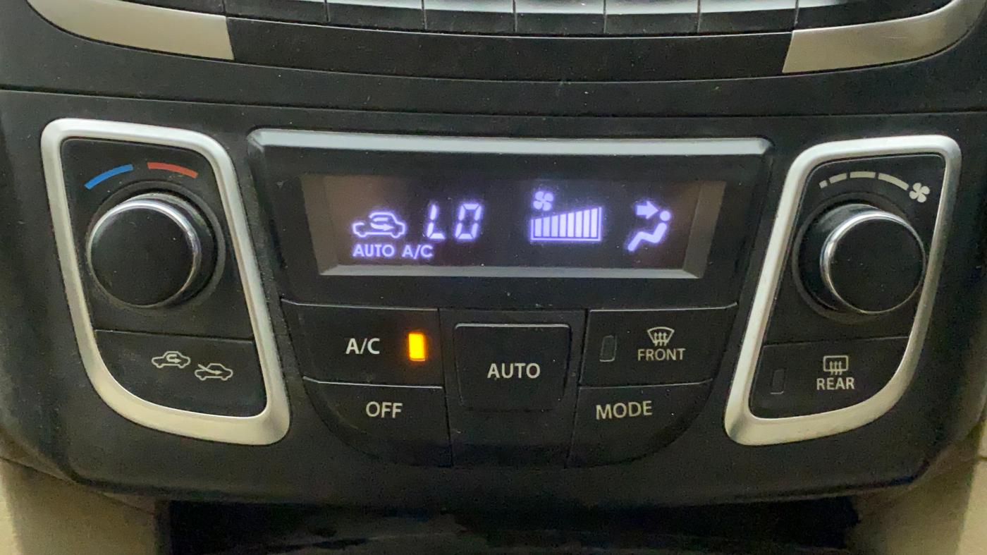 2017 Maruti Ciaz DELTA 1.4 MT PETROL, Petrol, Manual, 1,03,104 km, Automatic Climate Control