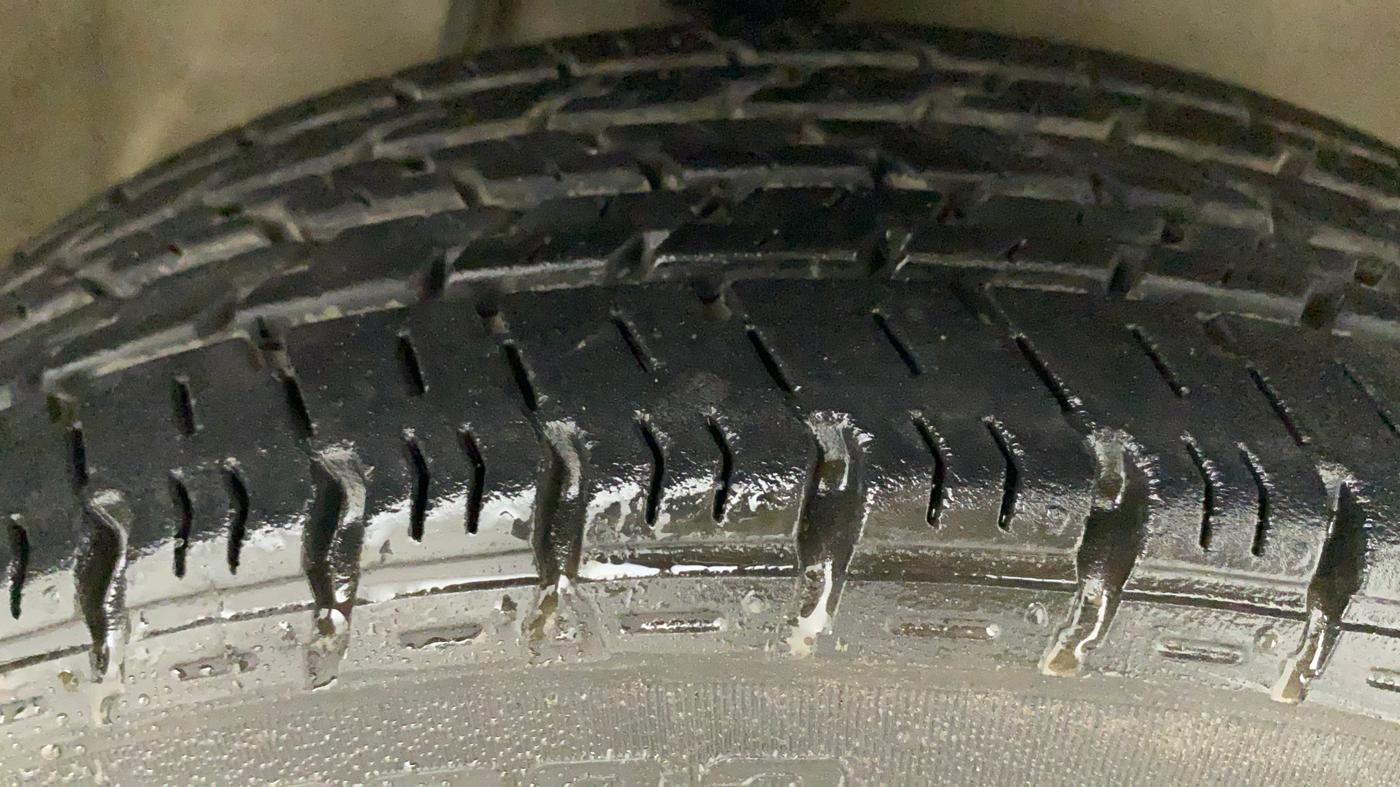 2015 Maruti Alto K10 VXI AMT, Petrol, Automatic, 13,680 km, Right Front Tyre Tread