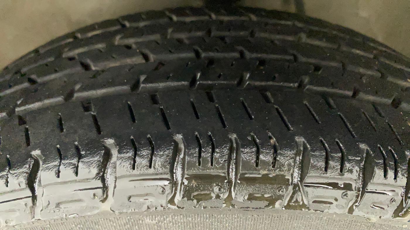 2015 Maruti Alto K10 VXI AMT, Petrol, Automatic, 13,680 km, Left Front Tyre Tread