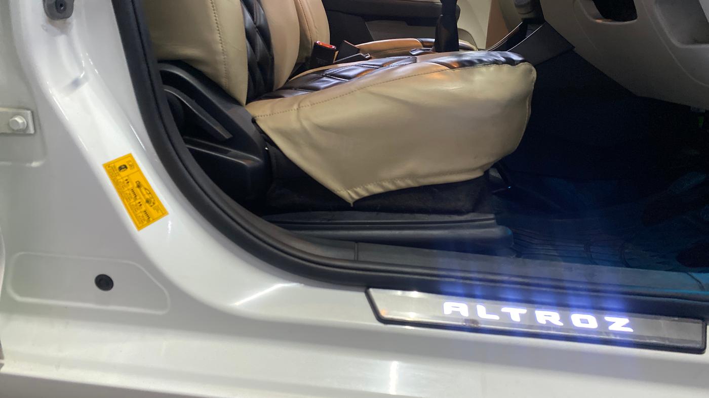 2021 Tata ALTROZ XT PETROL, Petrol, Manual, 12,147 km, Driver Side Adjustment Panel