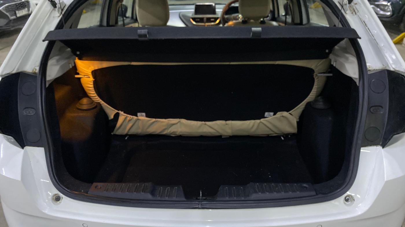 2021 Tata ALTROZ XT PETROL, Petrol, Manual, 12,147 km, Boot Inside