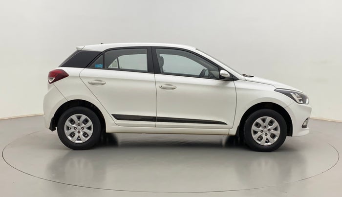 2016 Hyundai Elite i20 SPORTZ 1.2, Petrol, Manual, 71,457 km, Right Side View