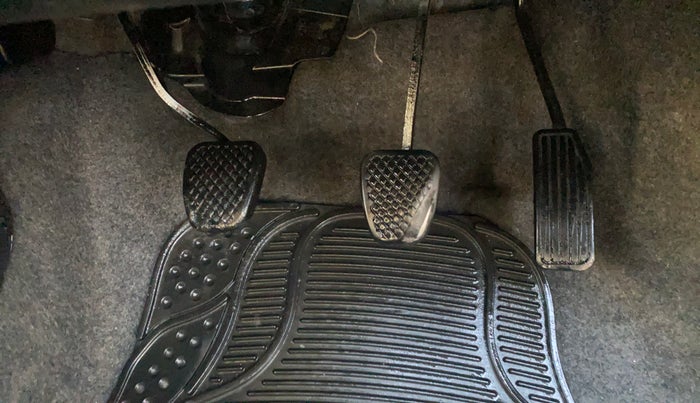 2014 Honda Brio S MT, Petrol, Manual, 67,523 km, Pedals