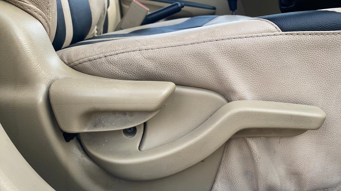2014 Honda Brio S MT, Petrol, Manual, 67,544 km, Driver Side Adjustment Panel