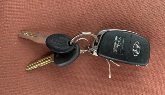 2016 Hyundai Grand i10 1.2 SPORTZ PRIME EDITION VTVT, Petrol, Manual, 80,892 km, Key Close Up