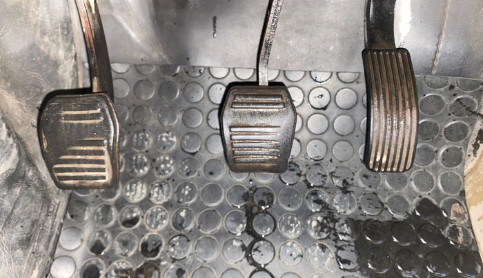 2015 Mahindra TUV300 T8, Diesel, Manual, 88,311 km, Pedals