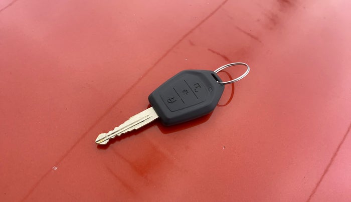 2015 Mahindra TUV300 T8, Diesel, Manual, 88,311 km, Key Close Up